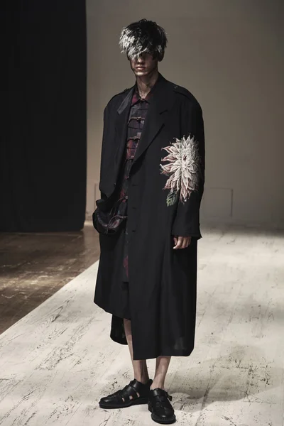 Look 17